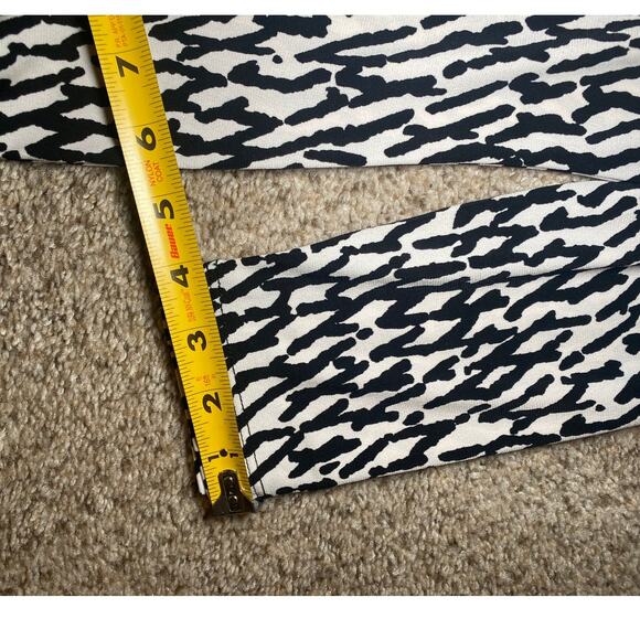 Chico's - Black and White Patterned Top - Size 0 - Picture 4 of 10